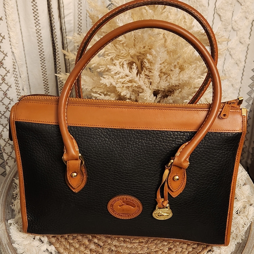Vintage Authentic Dooney&Bourke All weather Satchel Bag/Black